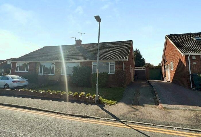 3 Bedroom Bungalow To Rent In St. Michaels Close, Rough Common, Canterbury, Kent, CT2