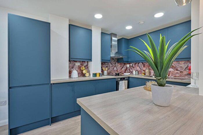 4 Bedroom Flat For Sale In South Park Road, Wimbledon, SW19