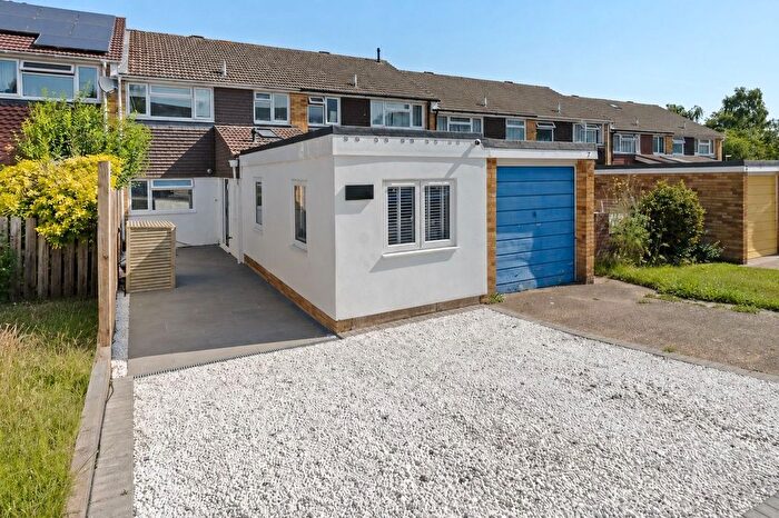 3 Bedroom Terraced House For Sale In Heron Close, Guildford, GU2