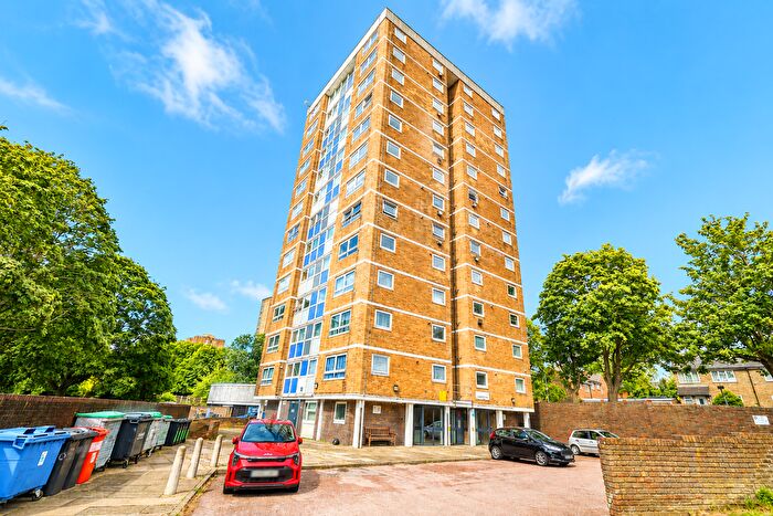 2 Bedroom Flat For Sale In High Plash Cuttys Lane, Stevenage, SG1