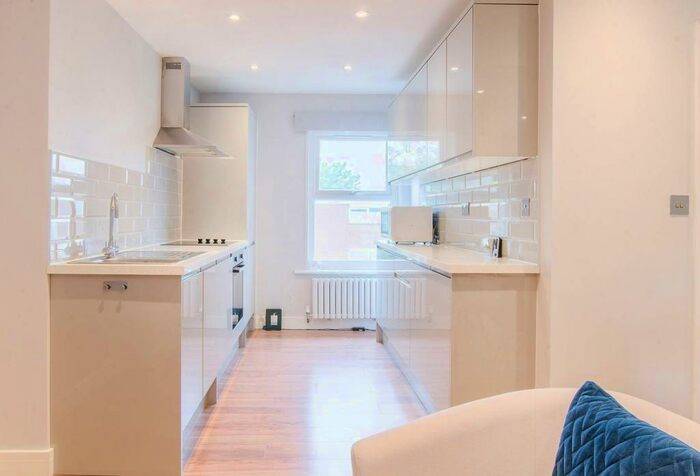 1 Bedroom Flat To Rent In Clyde Road, East Croydon, Croydon, CR0