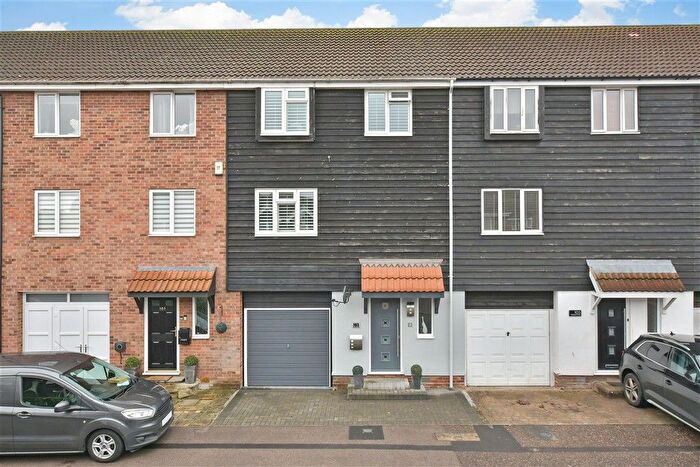 3 Bedroom Town House For Sale In Hamberts Road, South Woodham Ferrers, Chelmsford, Essex, CM3