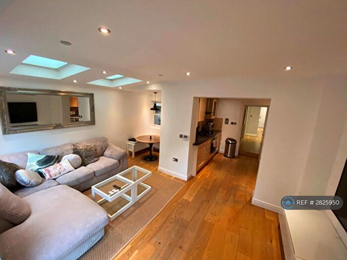 2 Bedroom Flat To Rent In West Hampstead, London, NW6