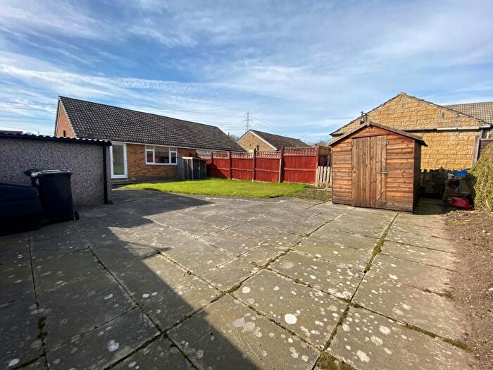 2 Bedroom Bungalow For Sale In Markfield Avenue, Low Moor, Bradford, BD12