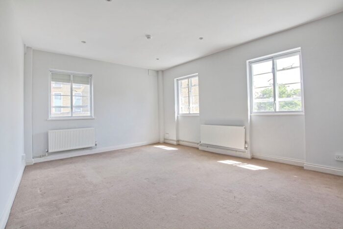 2 Bedroom Flat To Rent In Greenwich High Road, Greenwich, SE10