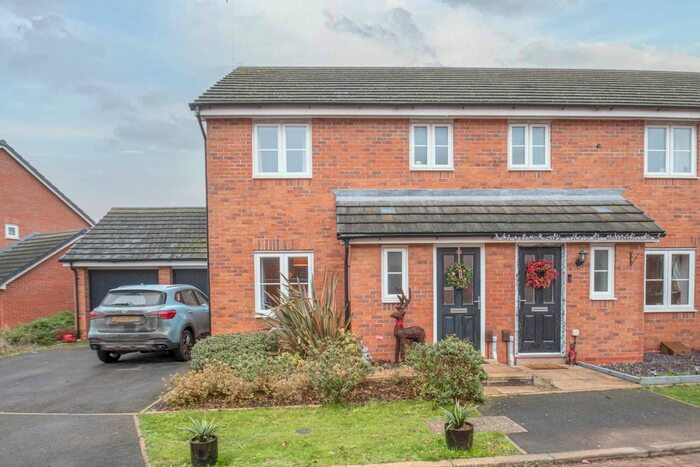 3 Bedroom End Of Terrace House To Rent In Elrington Close, Redditch, Worcestershire, B97
