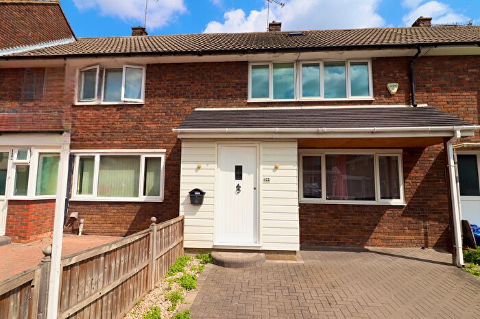3 Bedroom Property To Rent In The Knares, Basildon, SS16