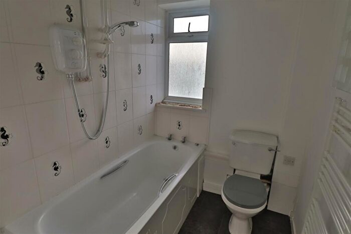 1 Bedroom Flat To Rent In Salvington Road, Worthing, BN13