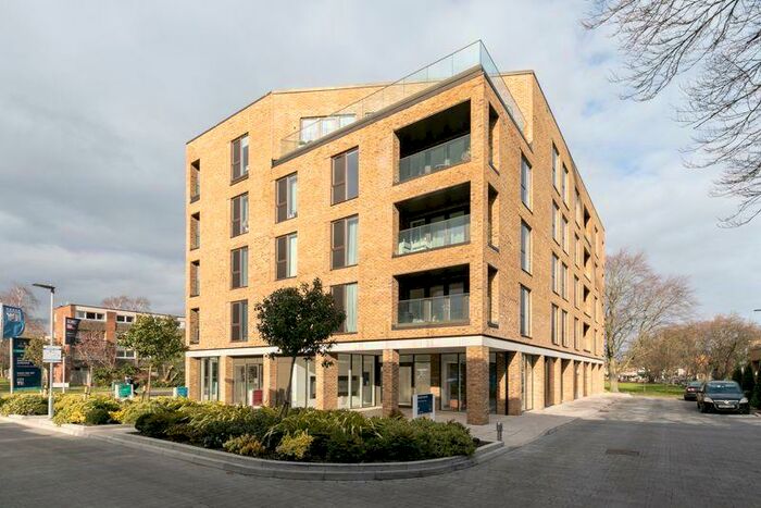 2 Bedroom Flat To Rent In Leaping Birds Rise, Walton-On-Thames., KT12