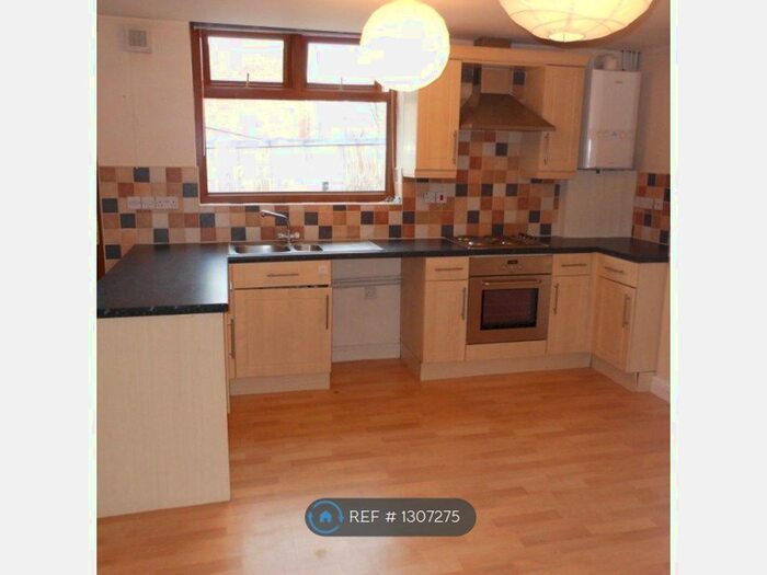2 Bedroom Flat To Rent In Penistone Road North, Sheffield S6