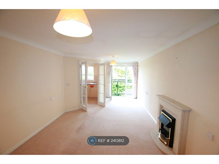 1 Bedroom Flat To Rent In Milward Court, Reading, RG2
