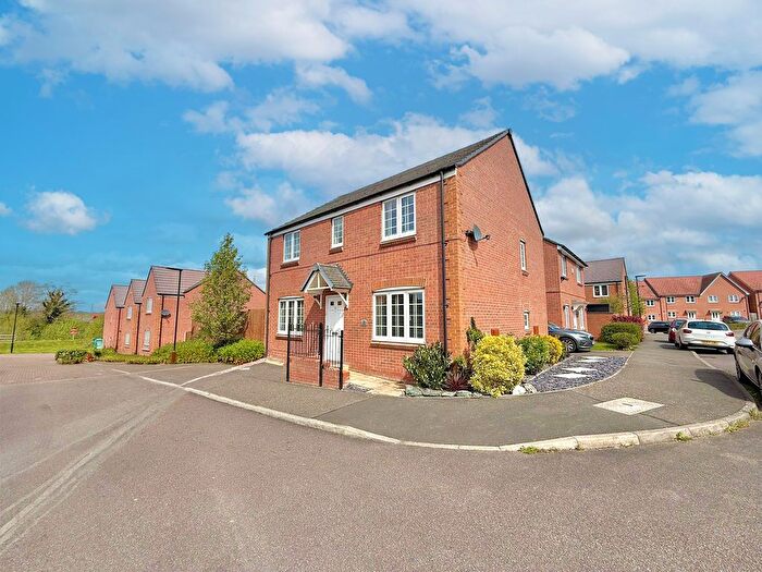 4 Bedroom Detached House For Sale In The Baulk, Thorn, LU5