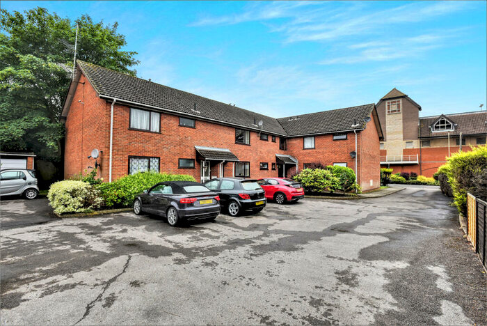 2 Bedroom Apartment To Rent In Victoria Court Fleet, GU51