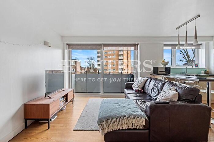 1 Bedroom Flat To Rent In Embassy Lodge, Green Lanes, London, N16