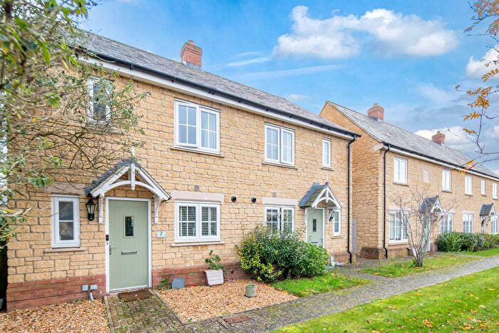 2 Bedroom Semi-Detached House For Sale In Jaspers Row, Bicester, OX25