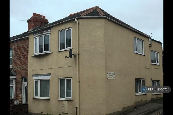 2 Bedroom Flat To Rent In Newstead Road, Weymouth, DT4