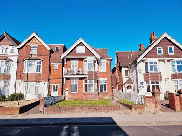 1 Bedroom Flat To Rent In West Street, Fareham, Hampshire, PO16