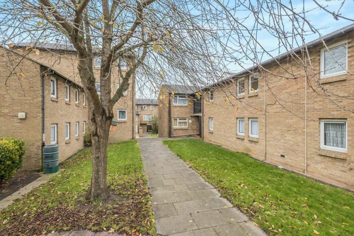 2 Bedroom Property To Rent In Russell Court, Cambridge, CB2