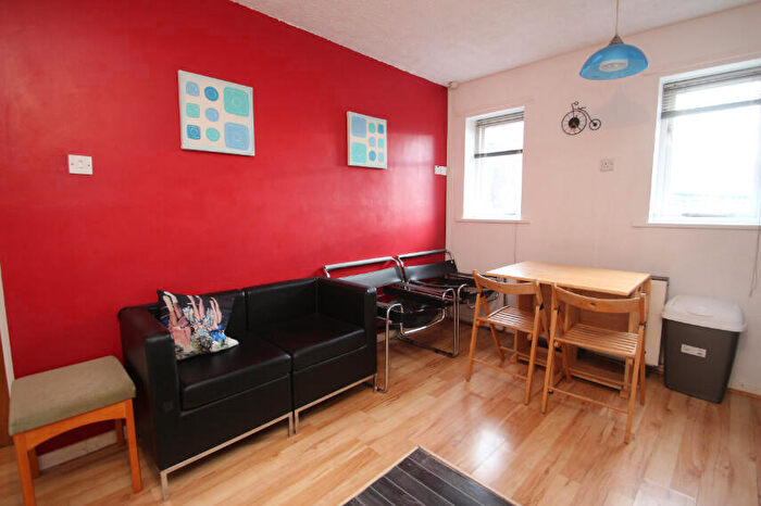 2 Bedroom Apartment To Rent In Blackfriars Court, Newcastle Upon Tyne, NE1