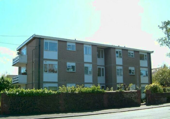 2 Bedroom Flat To Rent In Gladstone Crt, Seafield Rd, Broadstairs, CT10