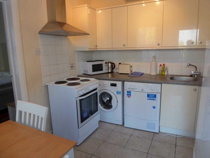 Studio To Rent In Wokingham Road, Reading, RG6