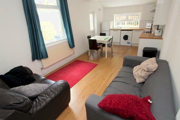 5 Bedroom House To Rent In Salisbury Road, Cathays, Cardiff, CF24