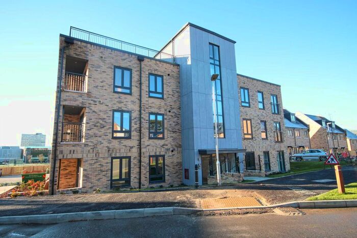 2 Bedroom Flat To Rent In Hurley Drive, Bracknell, RG12