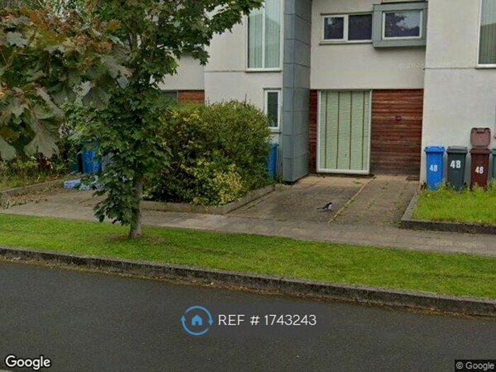 3 Bedroom Terraced House To Rent In Commonwealth Avenue, Manchester, M11