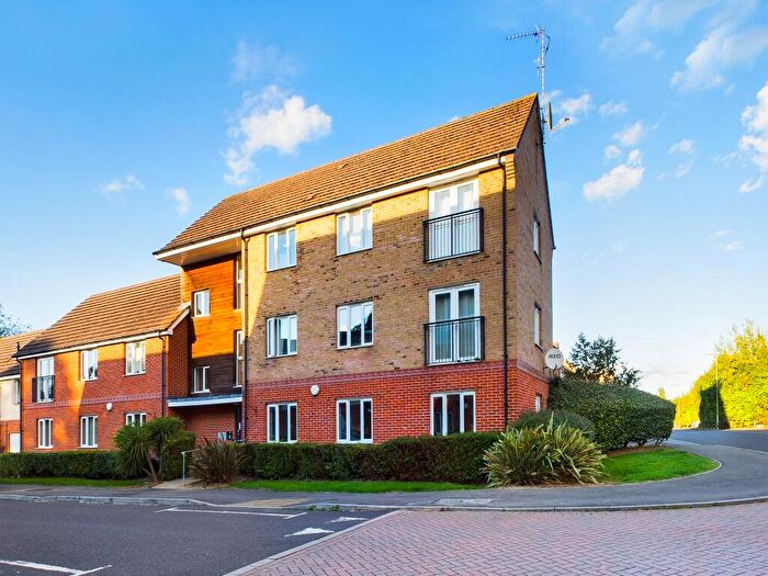 2 Bedroom Flat To Rent In Skippetts Gardens, Cranbourne, Basingstoke, RG21