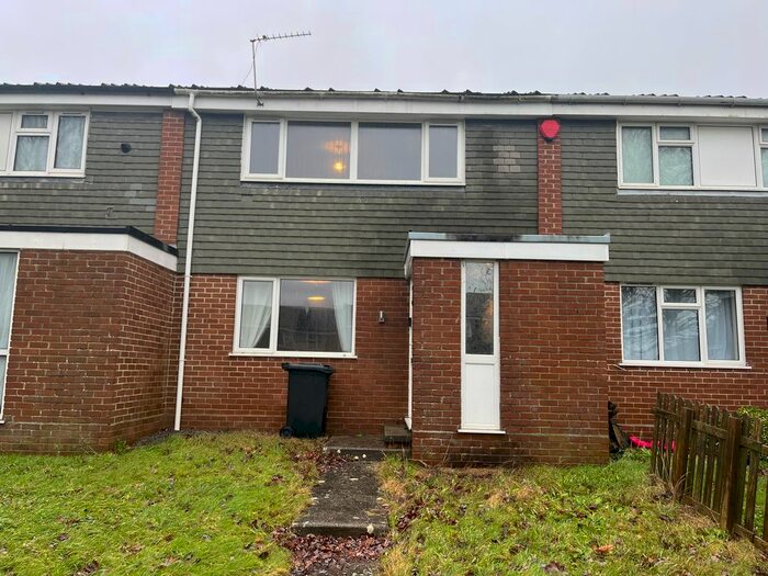 2 Bedroom Property To Rent In Montrose Road, Yeovil, BA21