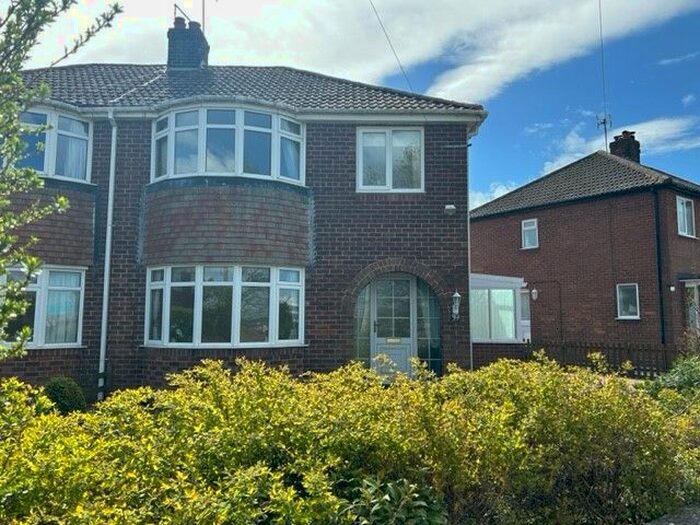 3 Bedroom Semi-Detached House To Rent In Kingsley Drive, Harrogate, HG1