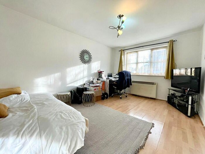 1 Bedroom Apartment For Sale In Polsten Mews, London, Enfield, EN3