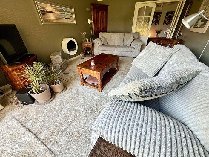 2 Bedroom Flat For Sale In Station Road, Sutton Coldfield, B73