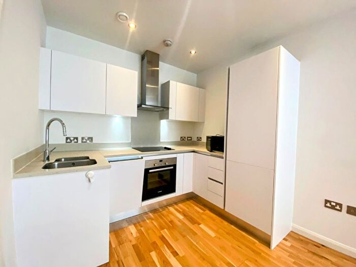 1 Bedroom Flat To Rent In Warple Way, Acton, W3