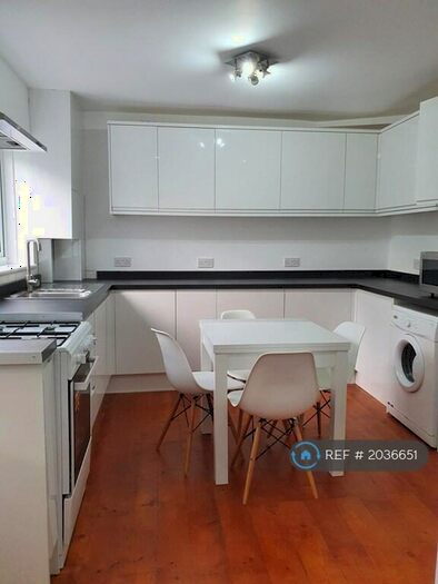 4 Bedroom Terraced House To Rent In Bevendean Crescent, Brighton, BN2