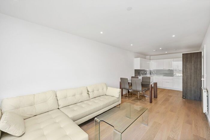 1 Bedroom Flat To Rent In River Gardens Walk, London, SE10