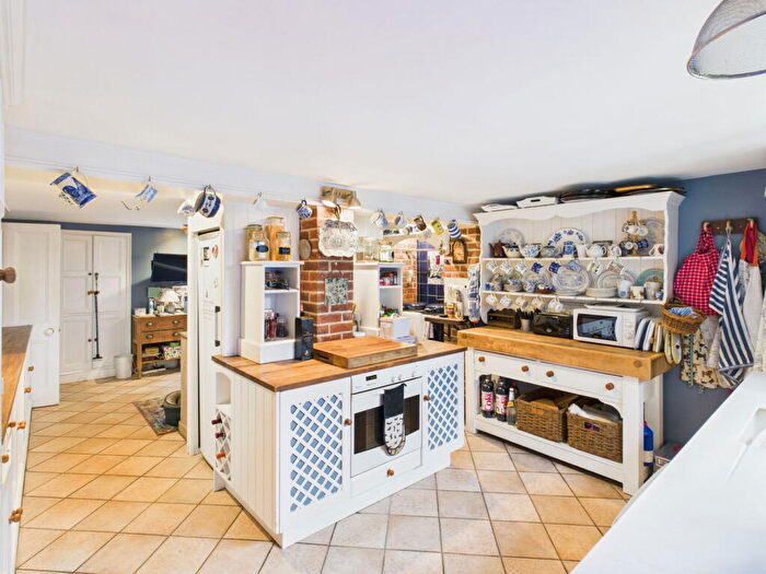 8 Bedroom Cottage For Sale In Dereham Road, Hingham, Norwich, NR9