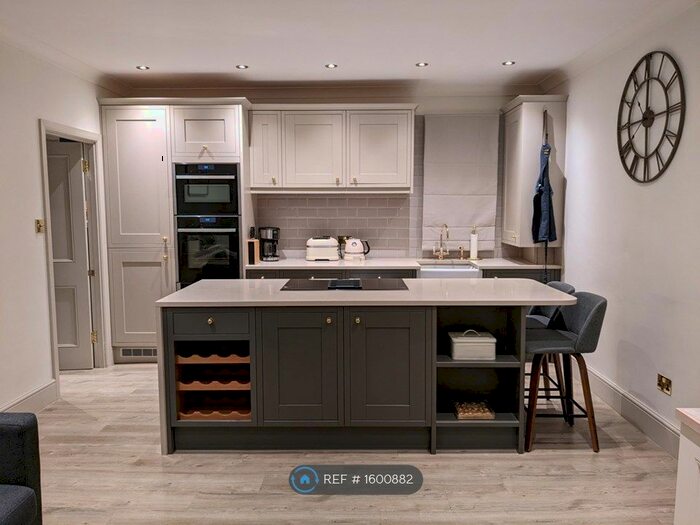 1 Bedroom Flat To Rent In Westbourne Terrace, London, W2