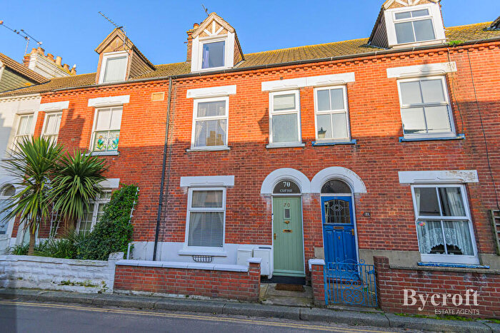 4 Bedroom Terraced House For Sale In Cliff Hill, Gorleston, Great Yarmouth, NR31