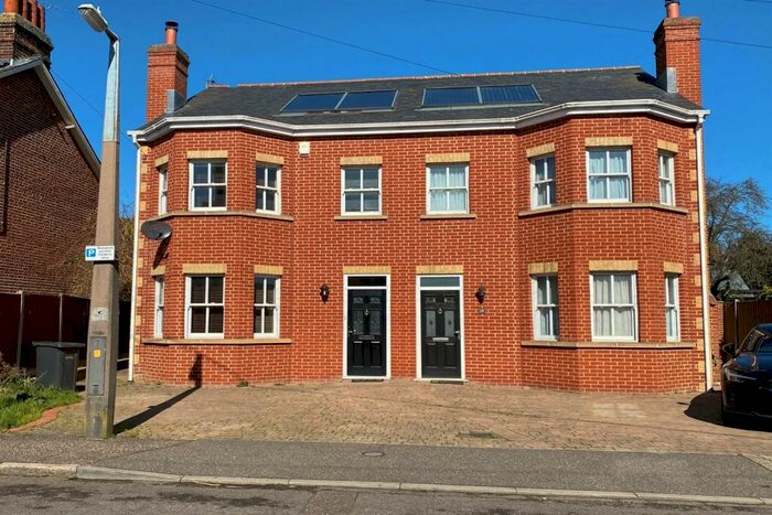 4 Bedroom Semi-Detached House To Rent In Woodfield Road, Braintree, CM7