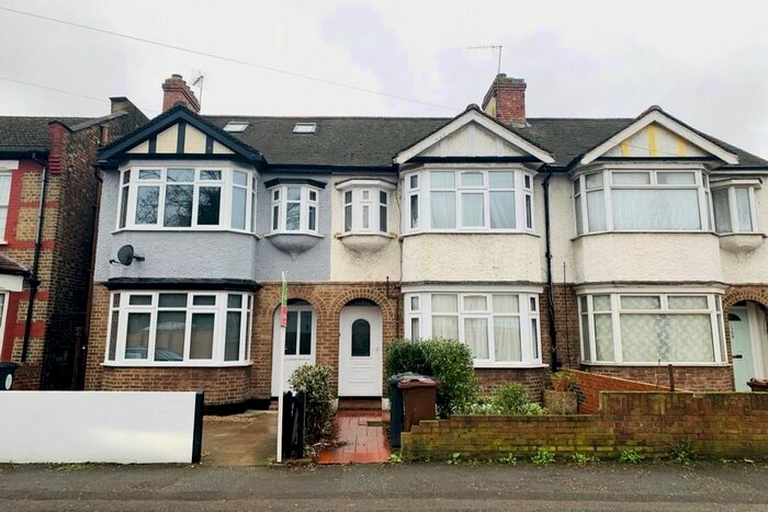 Studio To Rent In Goldsmith Road, London, E10