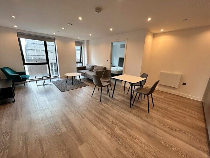 2 Bedroom Apartment To Rent In Landrow Place, Lionel Street, Birmingham, B3