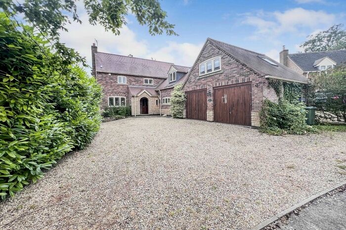 4 Bedroom Detached House For Sale In Willow Close, Whissendine, Oakham, LE15