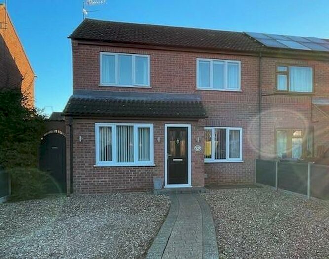 4 Bedroom Semi-Detached House To Rent In The Blackthorns, Southfields, Sleaford, NG34