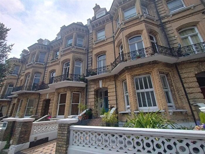 Studio To Rent In First Avenue, Hove, BN3