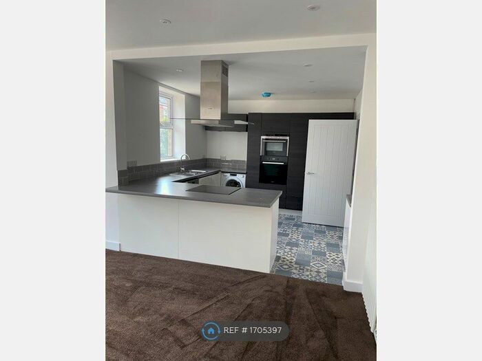 2 Bedroom Flat To Rent In Wolverton Road, Bournemouth, BH7