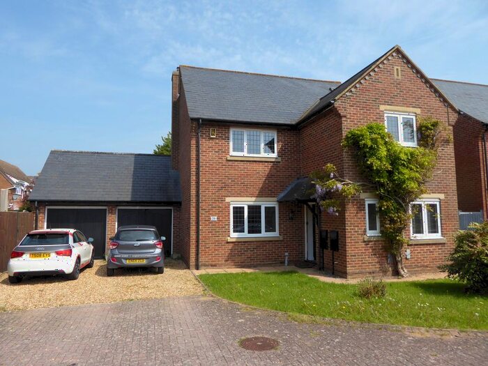 6 Bedroom Detached House To Rent In Lodge Farm Court, Milton Keynes, MK19