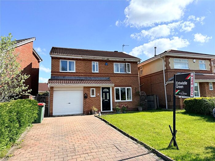 4 Bedroom Detached House For Sale In Squires Wood, Fulwood, Preston, Lancashire, PR2