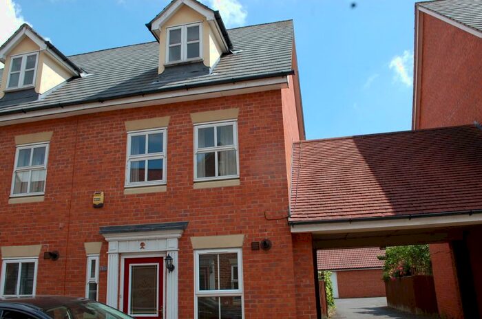 5 Bedroom Semi-Detached House To Rent In Hatcher Crescent, Colchester, Essex, CO2