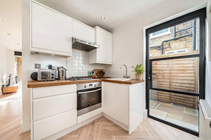 2 Bedroom Flat For Sale In Friern Road, East Dulwich, SE22